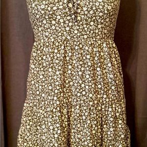 No Boundaries Dress- green with white flowers. Size 11/13- 12/14.